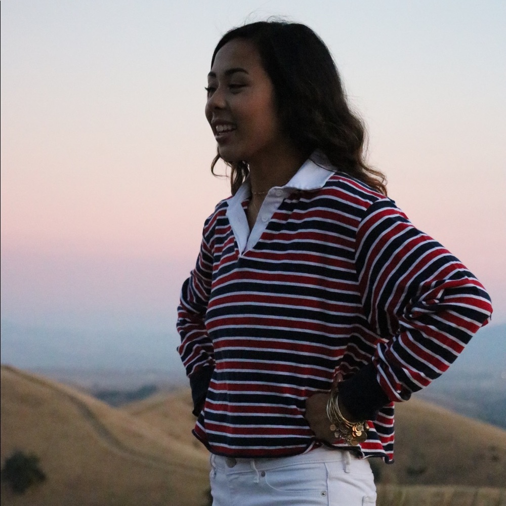 Brandy Melville: Cropped Quarter Button Up!!
